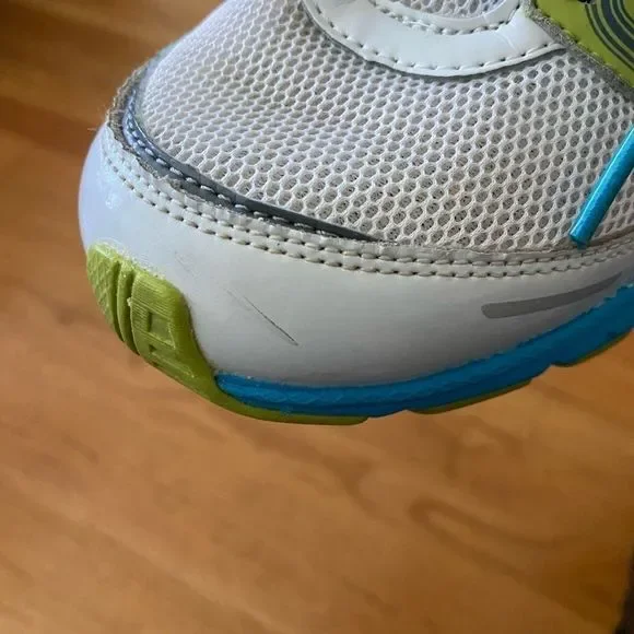 Reebok shoes, Size 4 (kids) 6(women) FAIR CONDITION - Picture 7 of 9